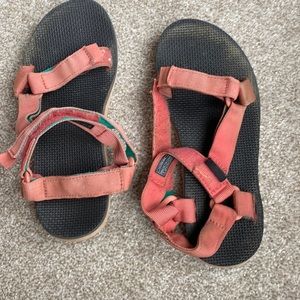 Retro Pink Strap Teva sandals
